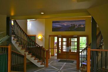 هتل The Pinnacle Lodge