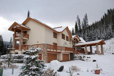 هتل The Pinnacle Lodge