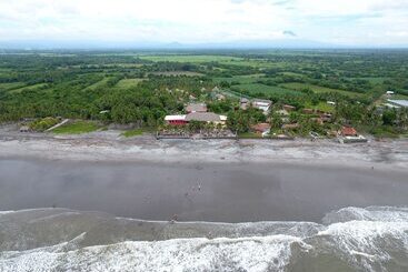 Las Hojas Resort & Beach Club