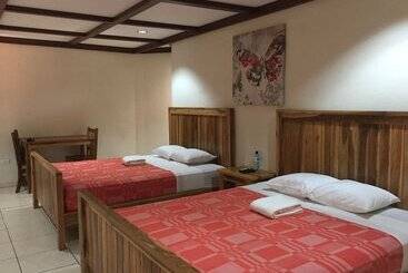 Las Hojas Resort & Beach Club