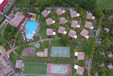 Las Hojas Resort & Beach Club