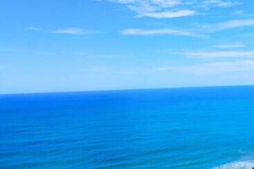 Las Hojas Resort & Beach Club