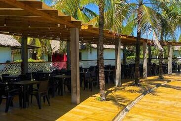 Las Hojas Resort & Beach Club
