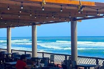 Las Hojas Resort & Beach Club