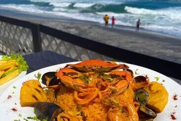 Las Hojas Resort & Beach Club