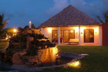 Las Hojas Resort & Beach Club