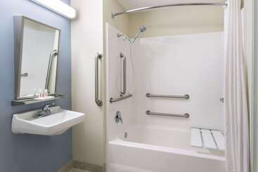 Microtel Inn And Suites Baton Rouge Airport