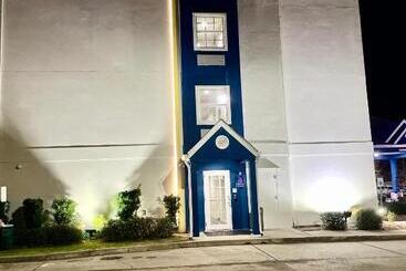 Microtel Inn And Suites Baton Rouge Airport