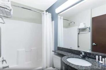 Microtel Inn And Suites Baton Rouge Airport