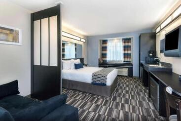Microtel Inn And Suites Baton Rouge Airport