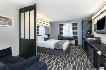 Microtel Inn And Suites Baton Rouge Airport