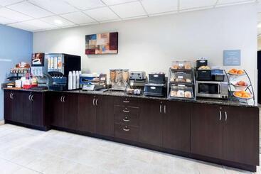 Microtel Inn And Suites Baton Rouge Airport