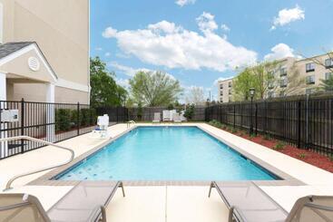 Microtel Inn And Suites Baton Rouge Airport