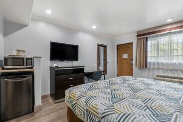 Motel 6 Carlsbad, Ca North