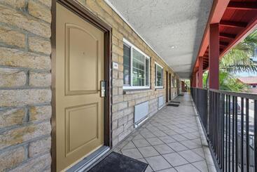 Motel 6 Carlsbad, Ca North