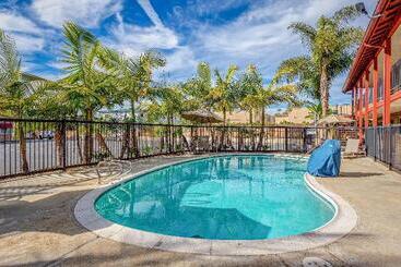 Motel 6 Carlsbad, Ca North