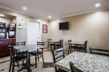 Motel 6 Carlsbad, Ca North