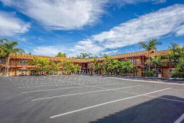 Motel 6 Carlsbad, Ca North
