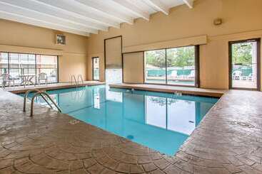 مُتل Rodeway Inn