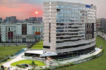 Novotel Kolkata Hotel And Residences