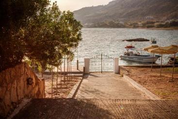 Anthi Maria Beach Apartments