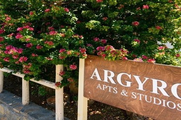 Argyro Apartments & Studios