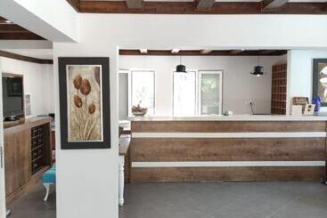 Gunes Hotel & Apartments
