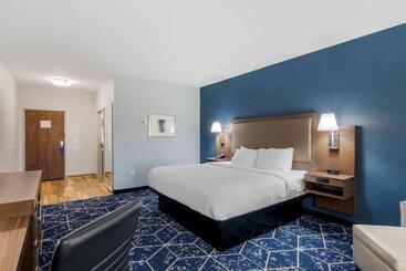 هتل Best Western Plus St. Louis Airport