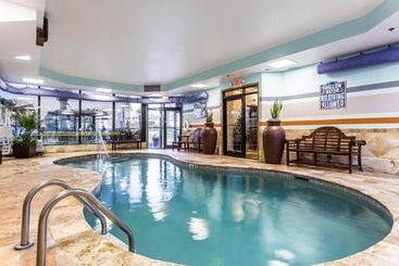 هتل Bluegreen Vacations Seaglass Tower, Ascend Resort Collection