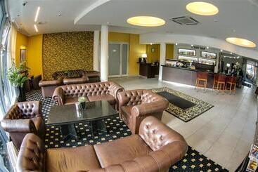 هتل Business Faltom Gdynia