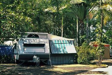 هتل Cairns Sunland Leisure Park