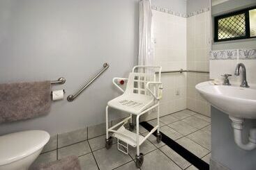 هتل Cairns Sunland Leisure Park