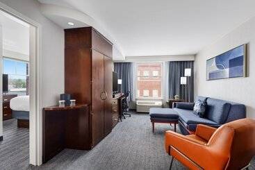 هتل Courtyard Keene Downtown