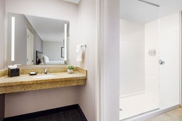 هتل Courtyard Keene Downtown