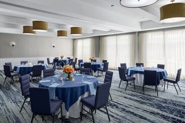 هتل Courtyard Keene Downtown