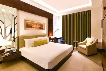 هتل Doubletree By Hilton Gurugram Baani Square