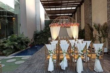 هتل Doubletree By Hilton Gurugram Baani Square
