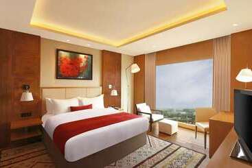 هتل Doubletree By Hilton Punechinchwad