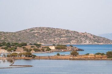 هتل Elounda Olive Garden Studios