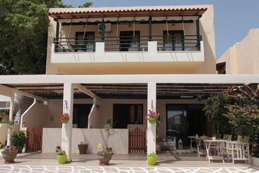 هتل Elounda Olive Garden Studios