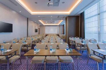 هتل Hampton By Hilton Samsun