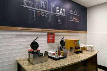 هتل Hampton Inn & Suites Wilmington Christiana