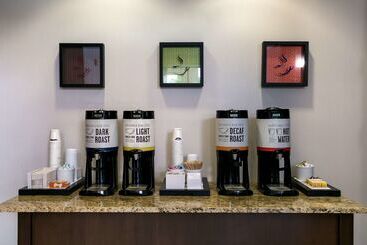 هتل Hampton Inn & Suites Wilmington Christiana