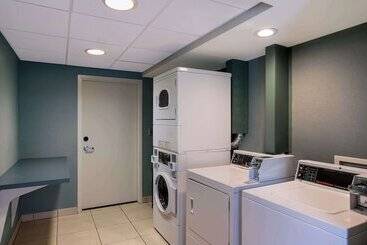 هتل Hampton Inn & Suites Wilmington Christiana