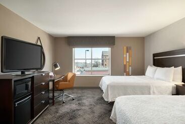 هتل Hampton Inn Portland Downtownwaterfront