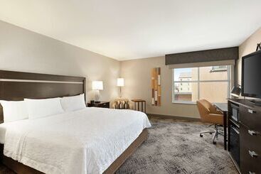 هتل Hampton Inn Portland Downtownwaterfront