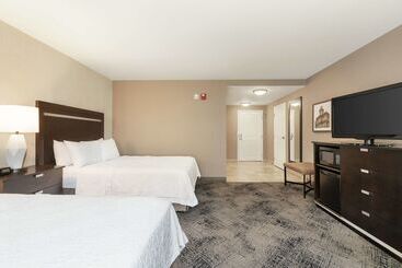 هتل Hampton Inn Portland Downtownwaterfront