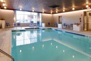 هتل Hampton Inn Portland Downtownwaterfront