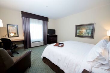 هتل Hampton Inn & Suites Bismarck Northwest