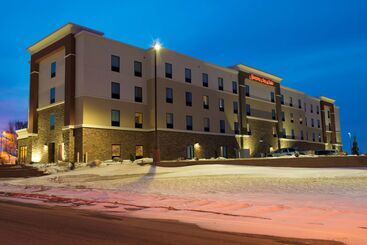 هتل Hampton Inn & Suites Bismarck Northwest